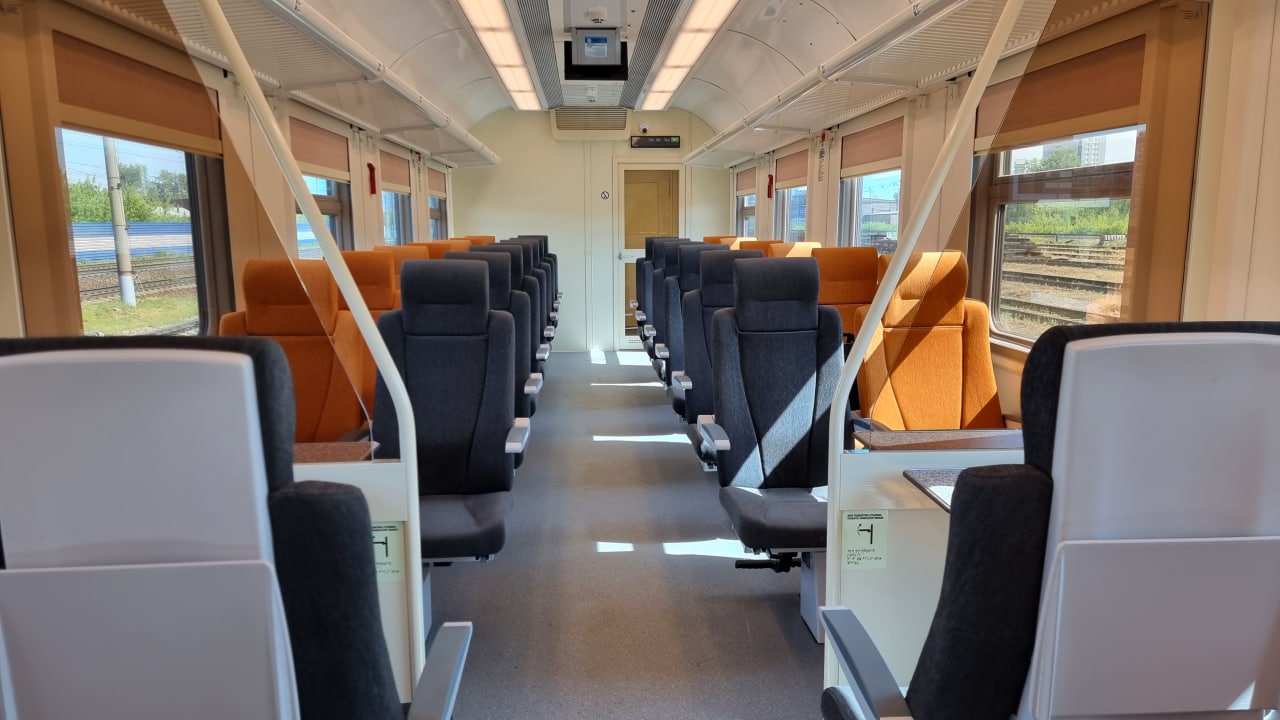 У пригородных поездов в Свердловской области появились новые комфортабельные вагоны