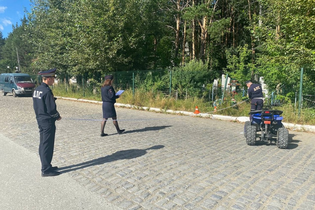 На Урале два 15-летних парня врезались в забор на угнанном квадроцикле