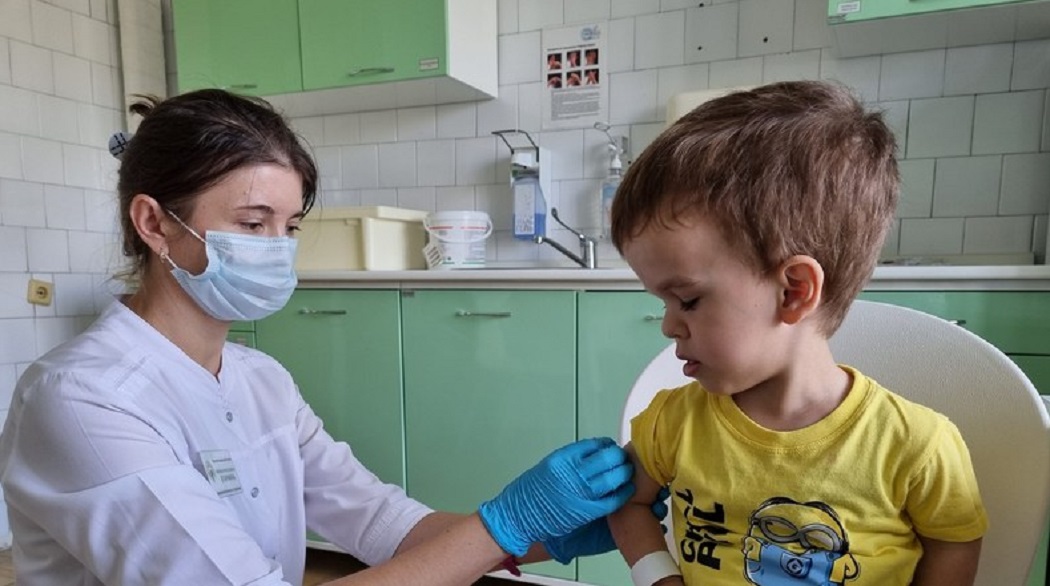 На Урале детей с нарушением роста костей начали лечить инновационным препаратом