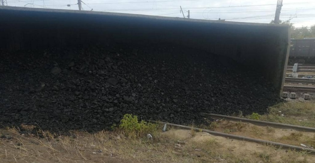 Шесть вагонов с углём сошли с рельсов в Каменске-Уральском