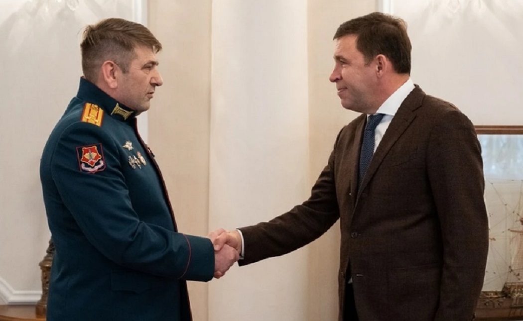 Губернатор Свердловской области встретился с новым военкомом в Екатеринбурге
