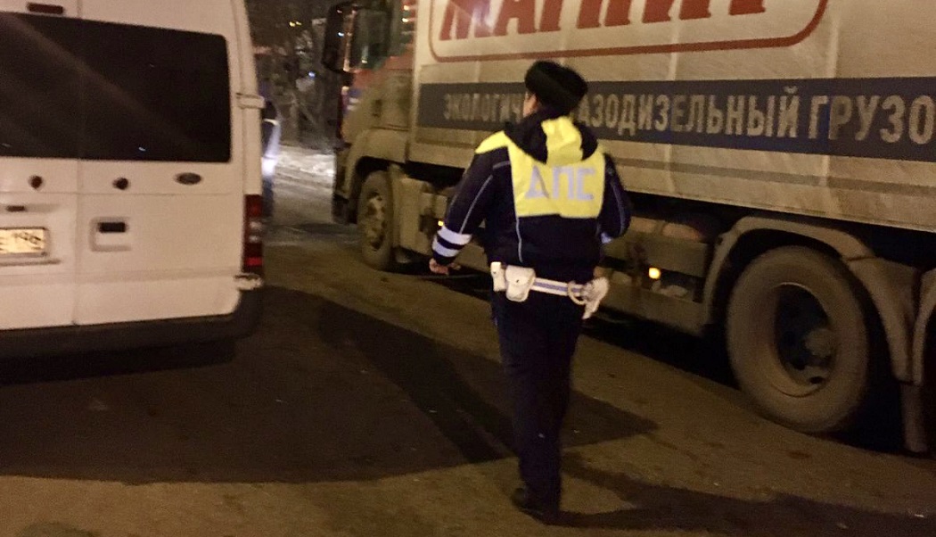 В Екатеринбурге три человека пострадали при столкновении маршрутки № 043 с фурой