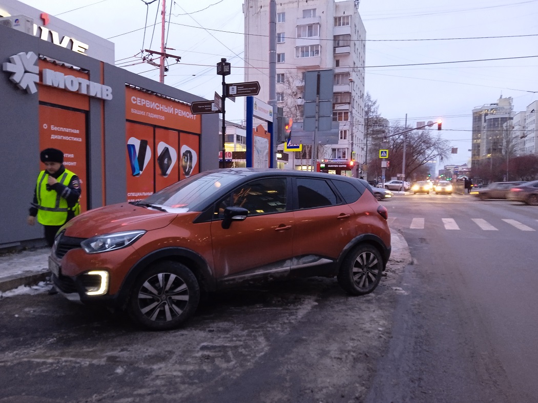 В Екатеринбурге водитель Renault сбила 9-летнего мальчика на Луначарского 