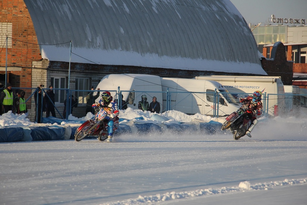 Мотогонки + соревнования на льду + соревнования на мотоциклах + Шадринск + соревнования на мотоциклах на льду