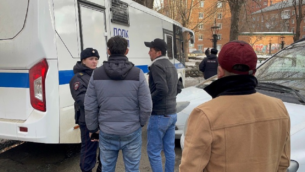 В ходе рейда в Чкаловском районе Екатеринбурга проверены 39 мигрантов