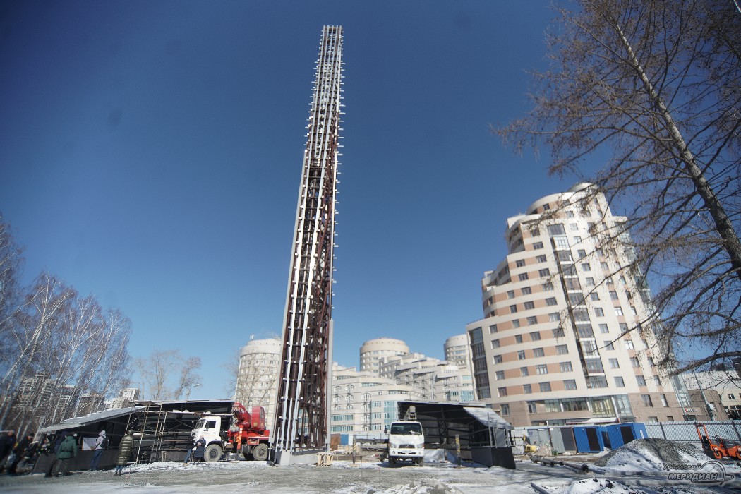 42-метровую стелу «Город трудовой доблести в Екатеринбурге откроют 22 июня