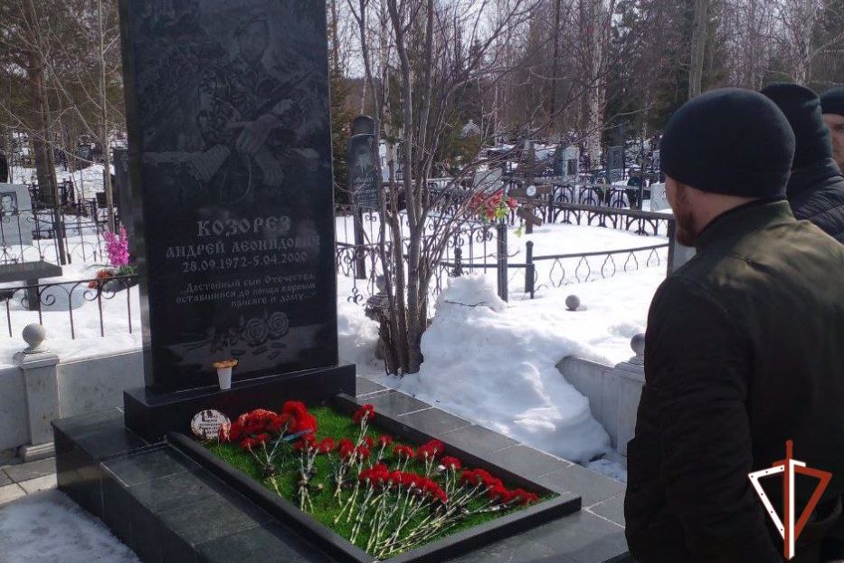 В Нижневартовске почтили память кавалера ордена Мужества Андрея Козореза
