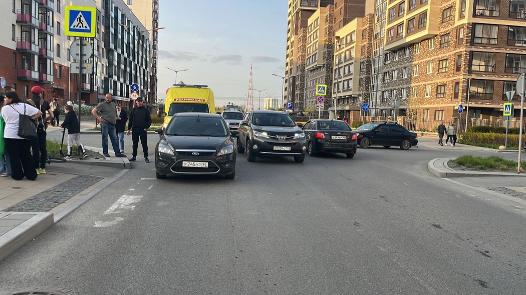 В Екатеринбурге Ford Foсus сбил девятилетнего мальчика на велосипеде