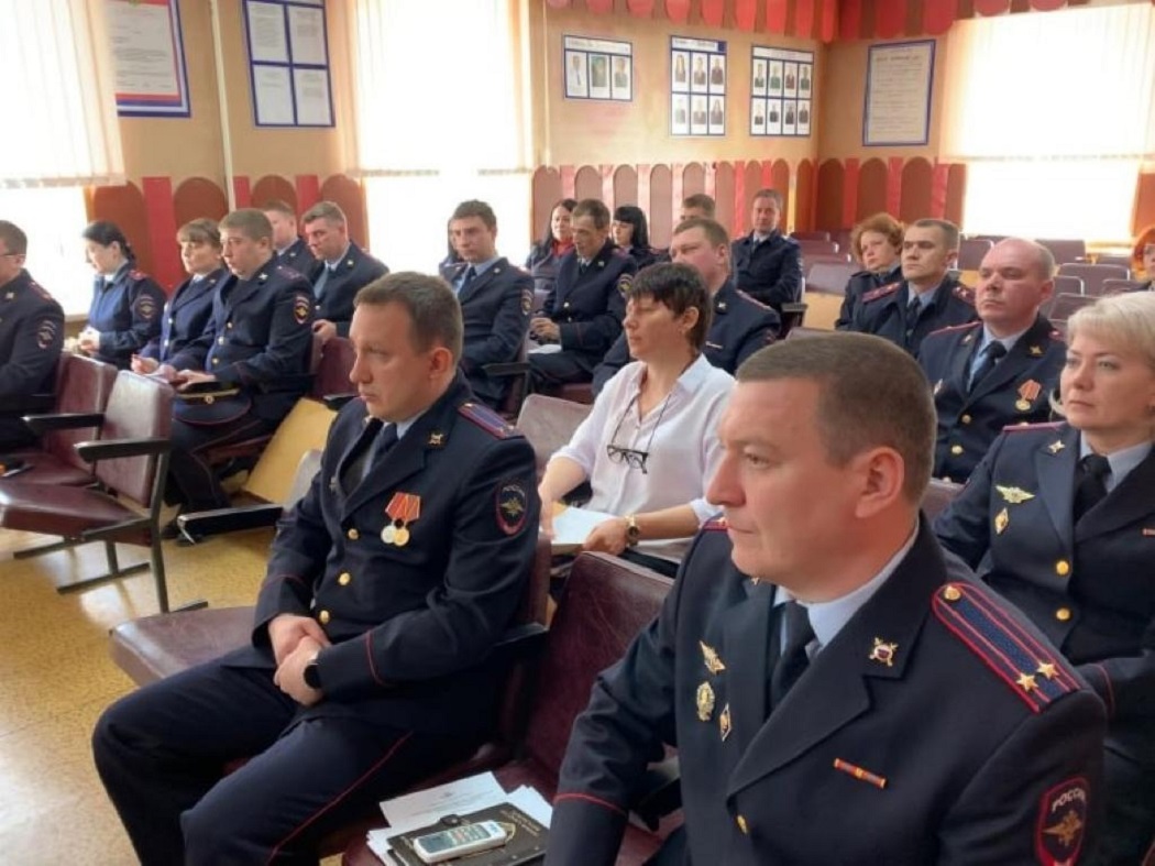 Глава свердловской полиции Александр Мешков посетил ОВД Качканара и Кушвы с рабочим визитом