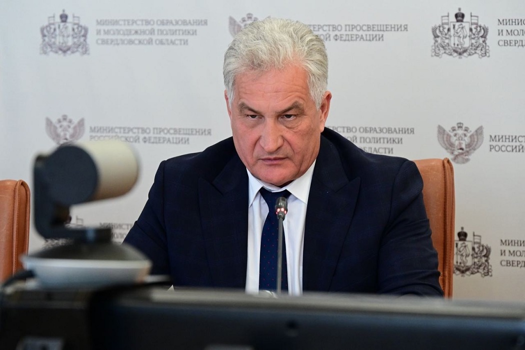 Свердловский министр отреагировал на случаи отравления детей в лагерях