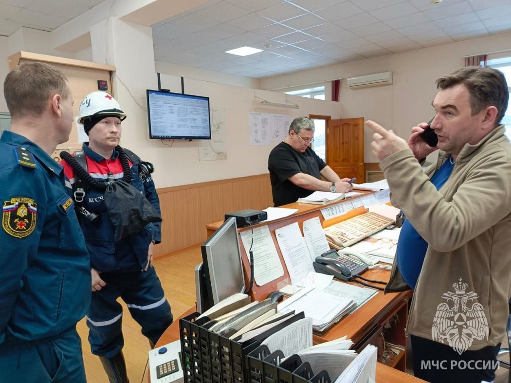 Под завалами в шахте «Кальинская» на Урале оказались двое рабочих