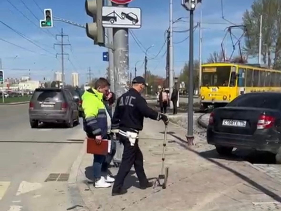 В Екатеринбурге двух детей сбили на тротуаре в результате массового ДТП 