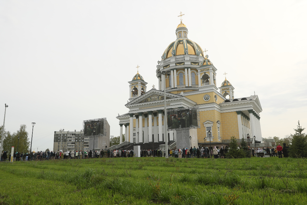 В Челябинске освятили нижний храм «медного» кафедрального собора