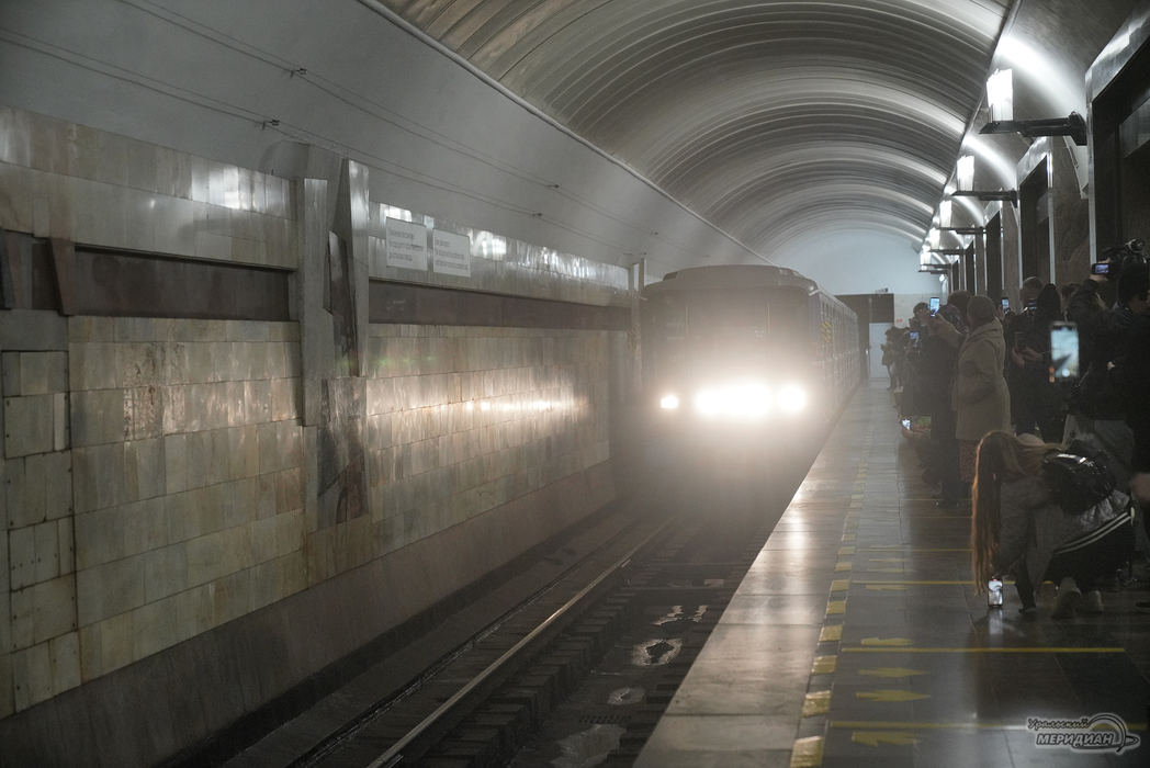В метро Екатеринбурга задержали мужчину с голубым порошком