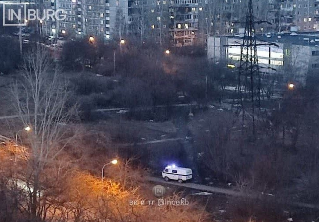 В Екатеринбурге нашли труп мужчины на улице Пехотинцев