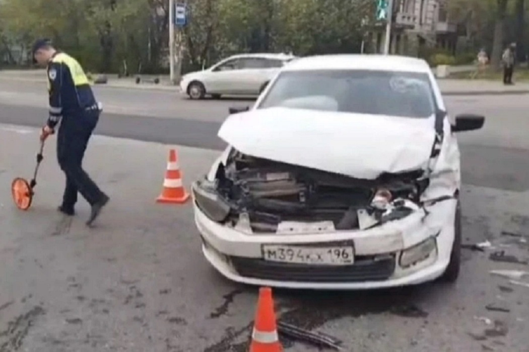 Полиция Екатеринбурга разыскивает водителя «Газели» из-за аварии с тремя пострадавшими