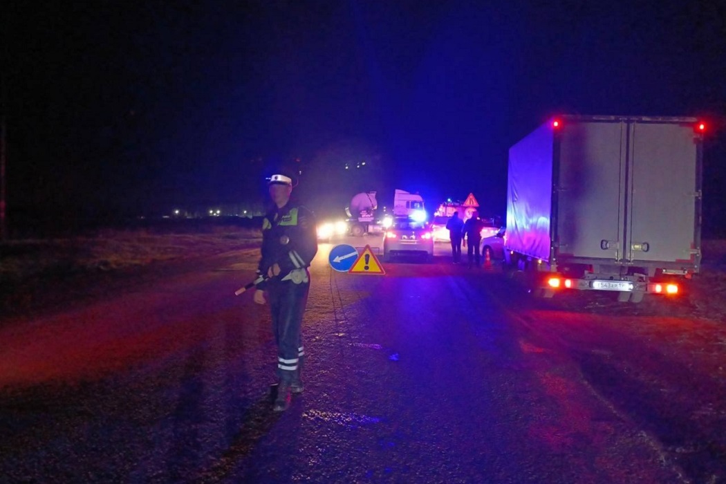 Два человека погибли в ДТП с грузовиком под Богдановичем на Тюменском тракте