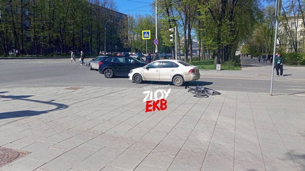 В Екатеринбурге машина сбила велосипедиста на Ленина – Генеральской