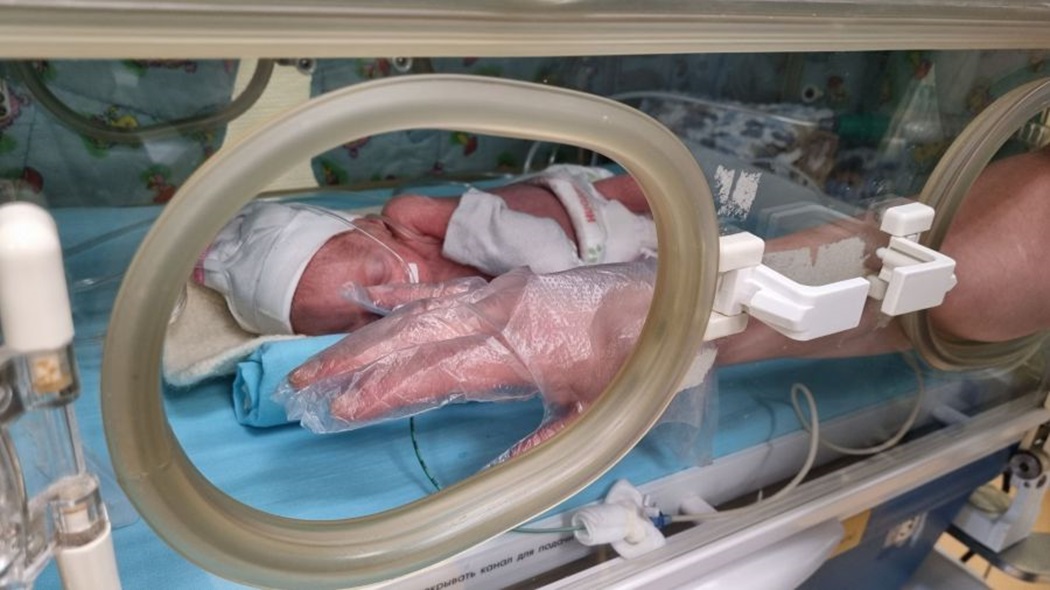 Уральские врачи спасли братьев-близнецов с массой тела около 1 кг