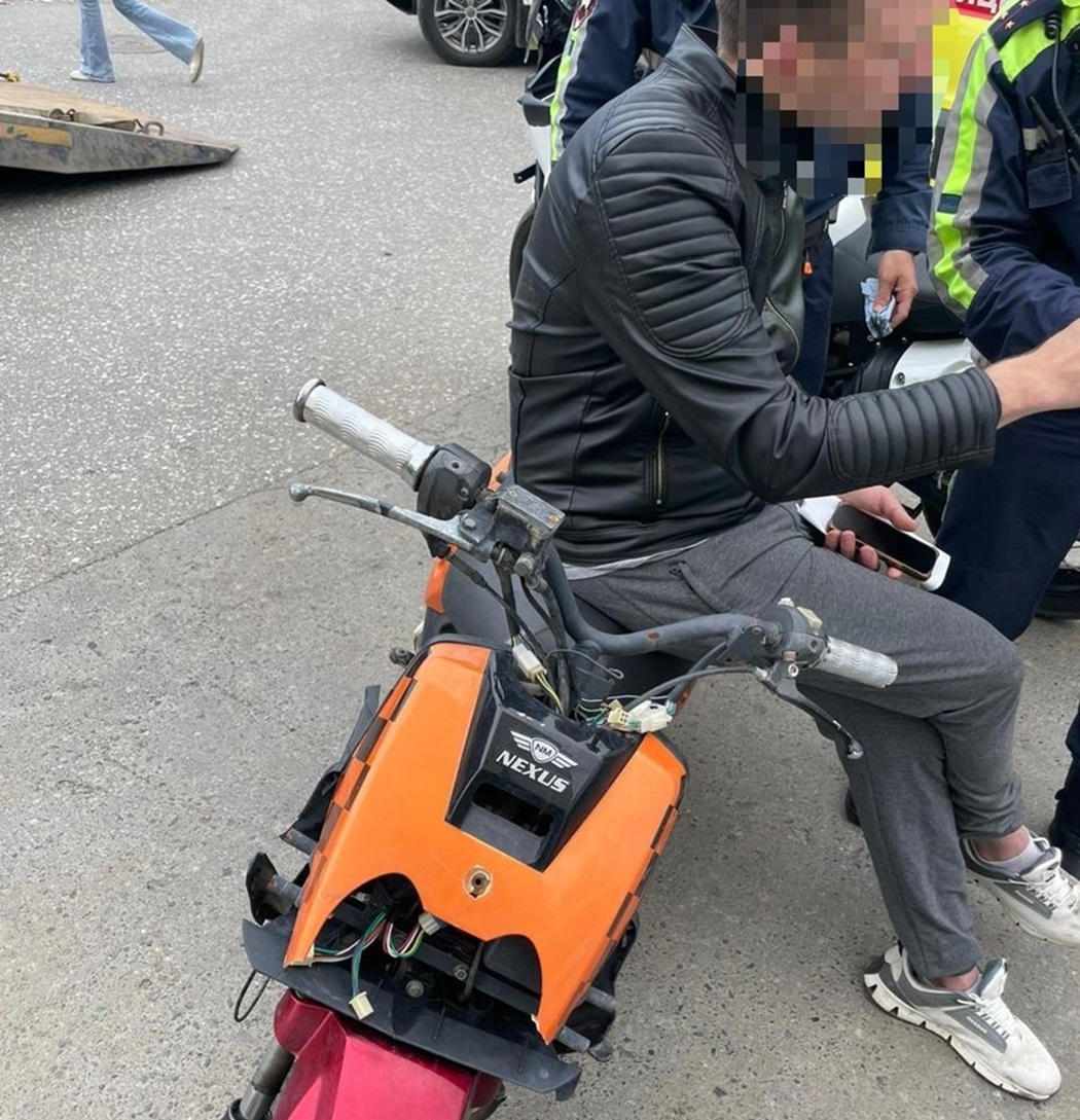 В Екатеринбурге мотопатруль ГАИ задержал байкера-нарушителя