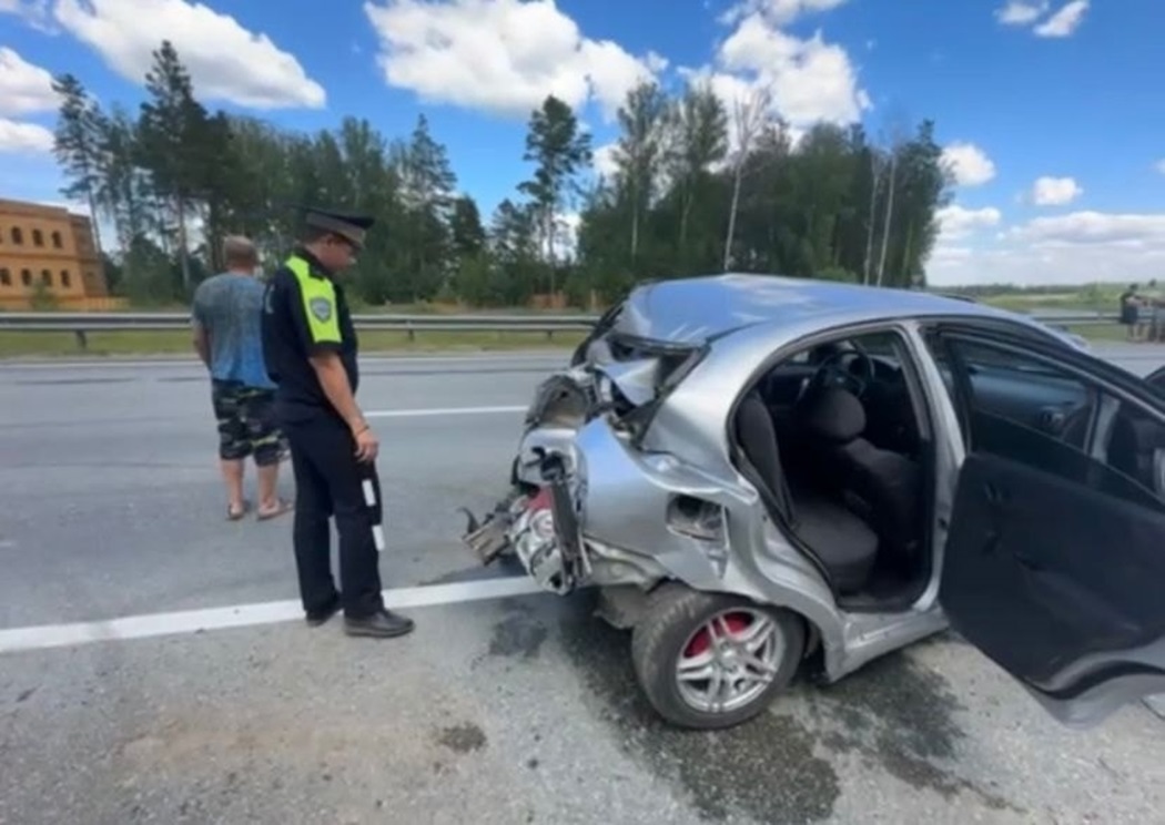 В Верхней Пышме в ДТП с бензовозом пострадала 17-летняя пассажирка Chevrolet