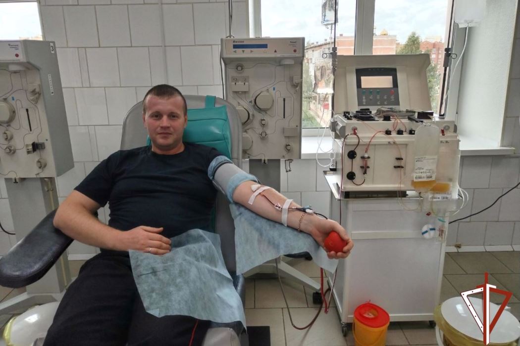 Росгвардейцыпополнили банк крови медицинских учреждений Югры