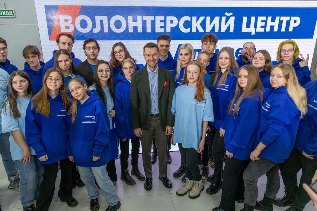 Депутат гордумы Екатеринбурга Вихарев повышает знания людей о Конституции