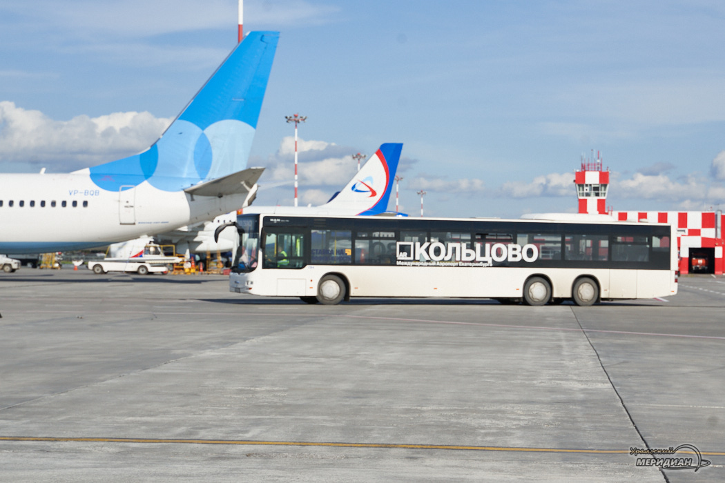Аэропорт Кольцово самолет автобус